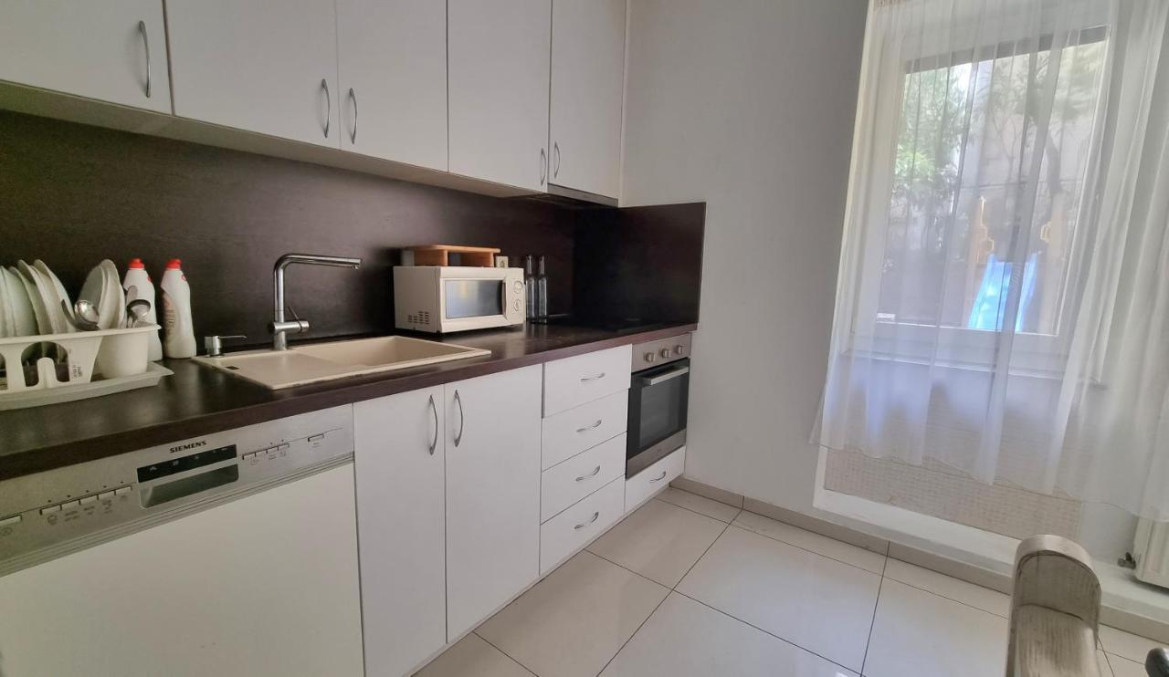Spacious Apartment In City Center Bratislava Esterno foto
