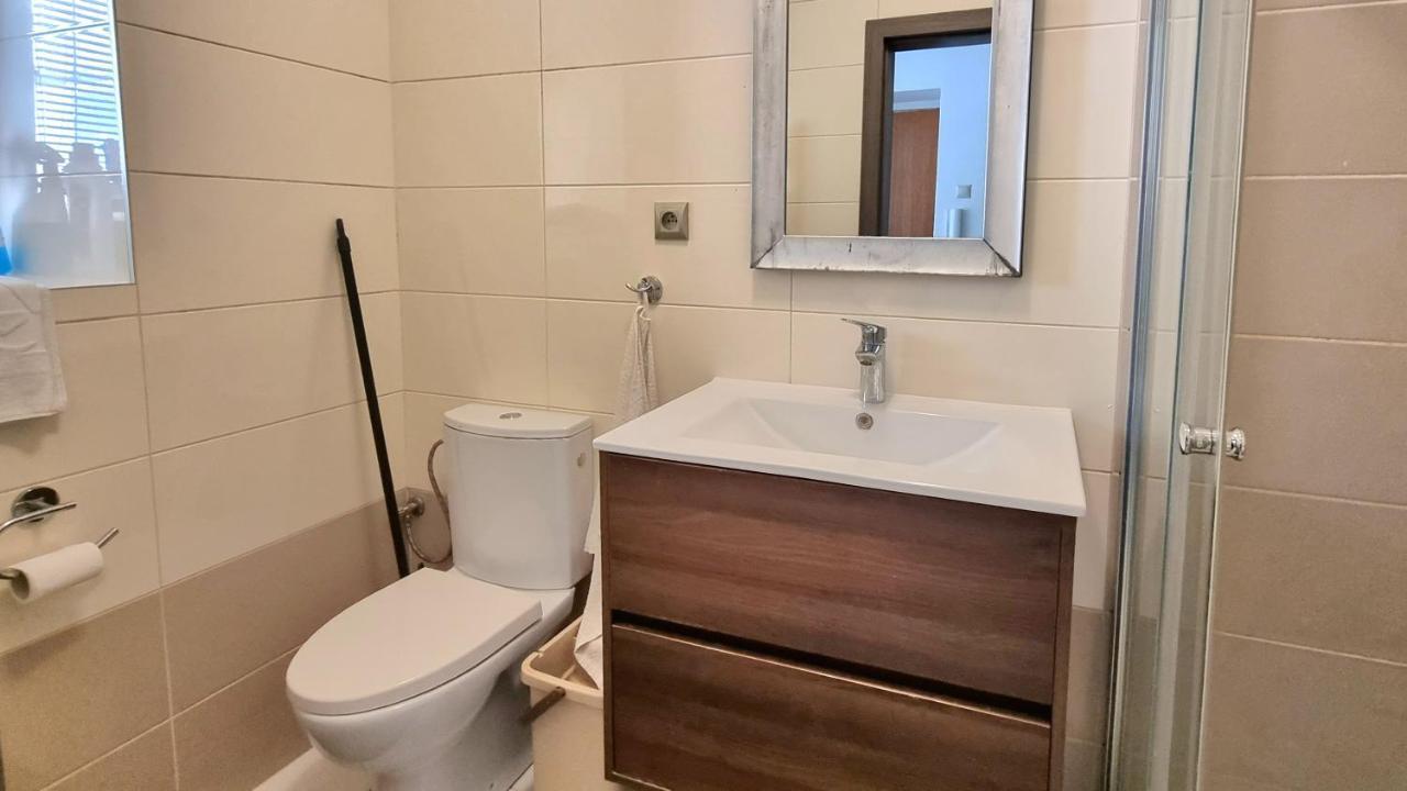 Spacious Apartment In City Center Bratislava Esterno foto