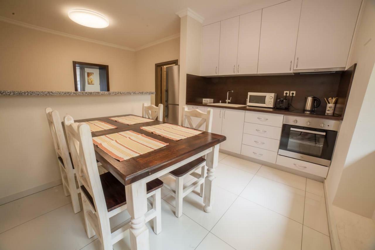 Spacious Apartment In City Center Bratislava Esterno foto