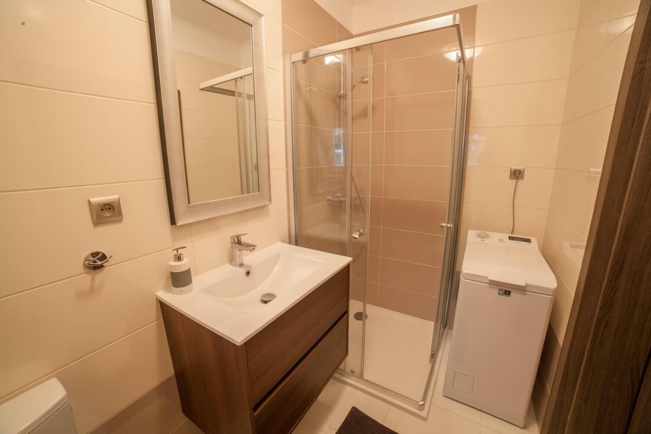 Spacious Apartment In City Center Bratislava Esterno foto